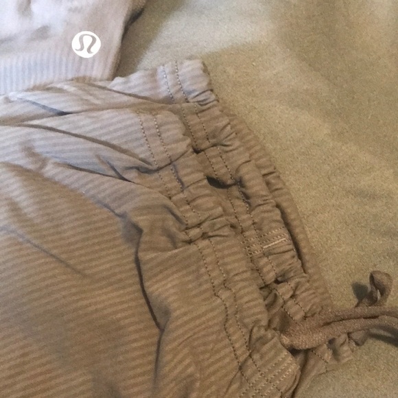 NWOT Lululemon Dance Studio Crops - Picture 5 of 8